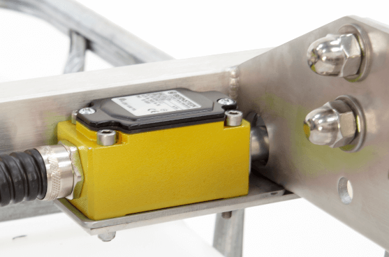 Предохранительный выключатель на раме еврокуба.